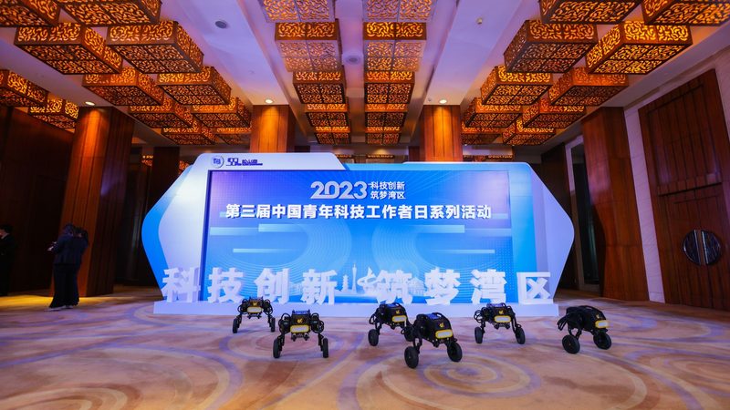 政府人工智能应用案例：智慧治理的新引擎